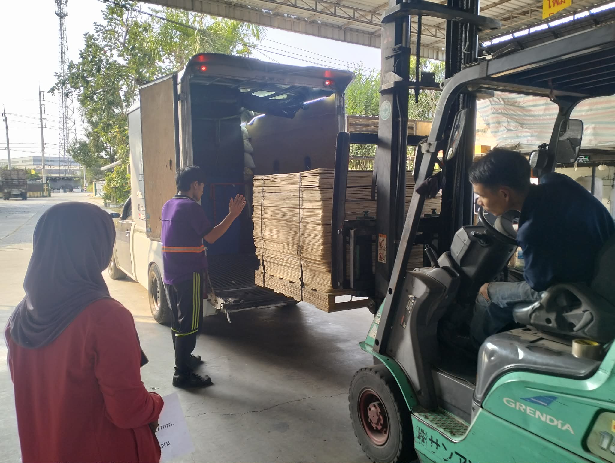 ส่งไม้อัดแผ่น ชลบุรี - ปทุมธานี